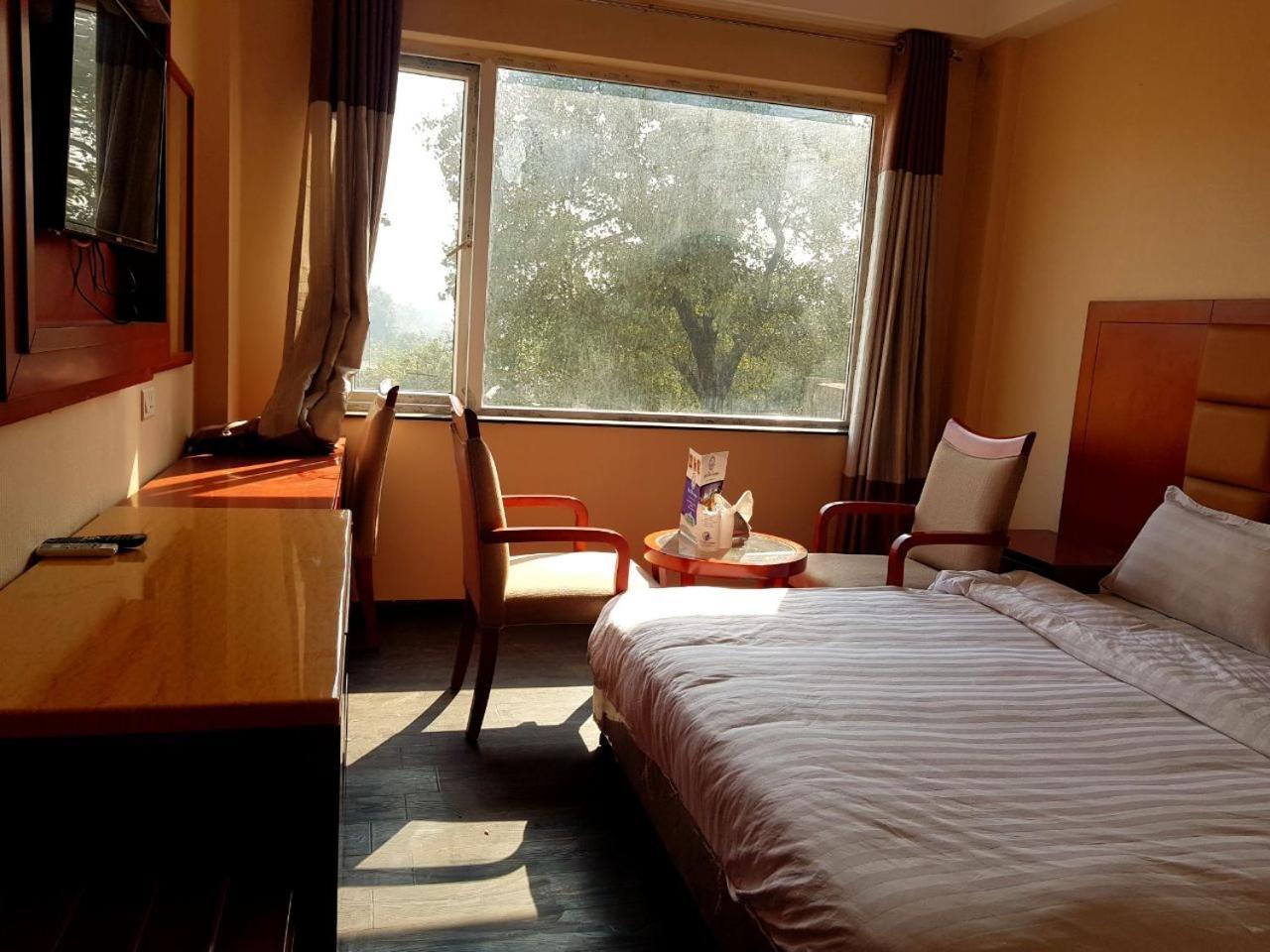 Hotel Blue Lagoon Haridwār Zewnętrze zdjęcie
