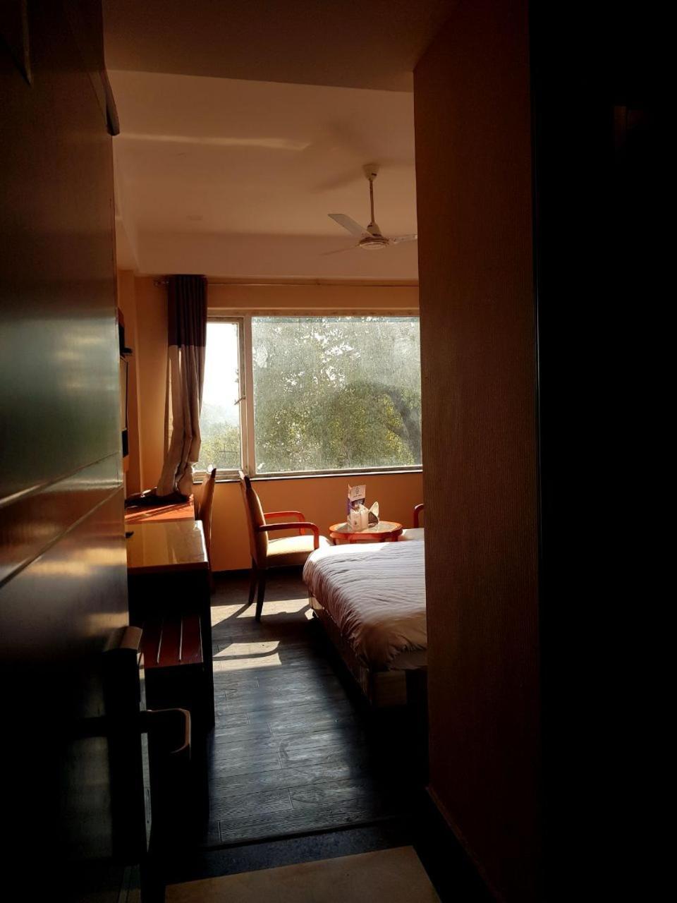 Hotel Blue Lagoon Haridwār Zewnętrze zdjęcie